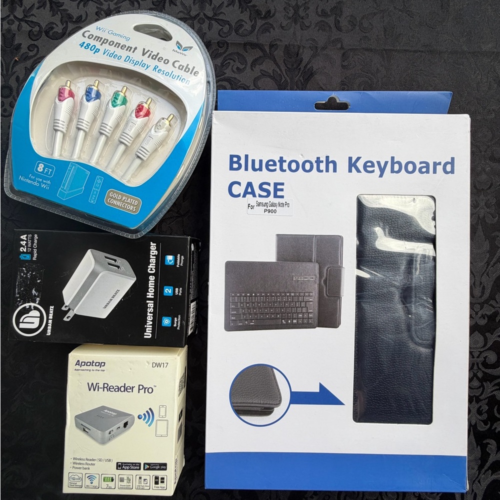 Lot of electronic accessories B41